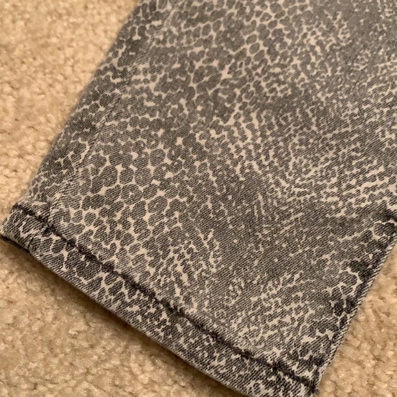 Universal Thread snake print skinny jeans - Picture 5 of 8